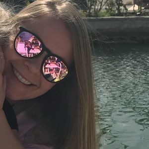 Meet your Posher, Jenny